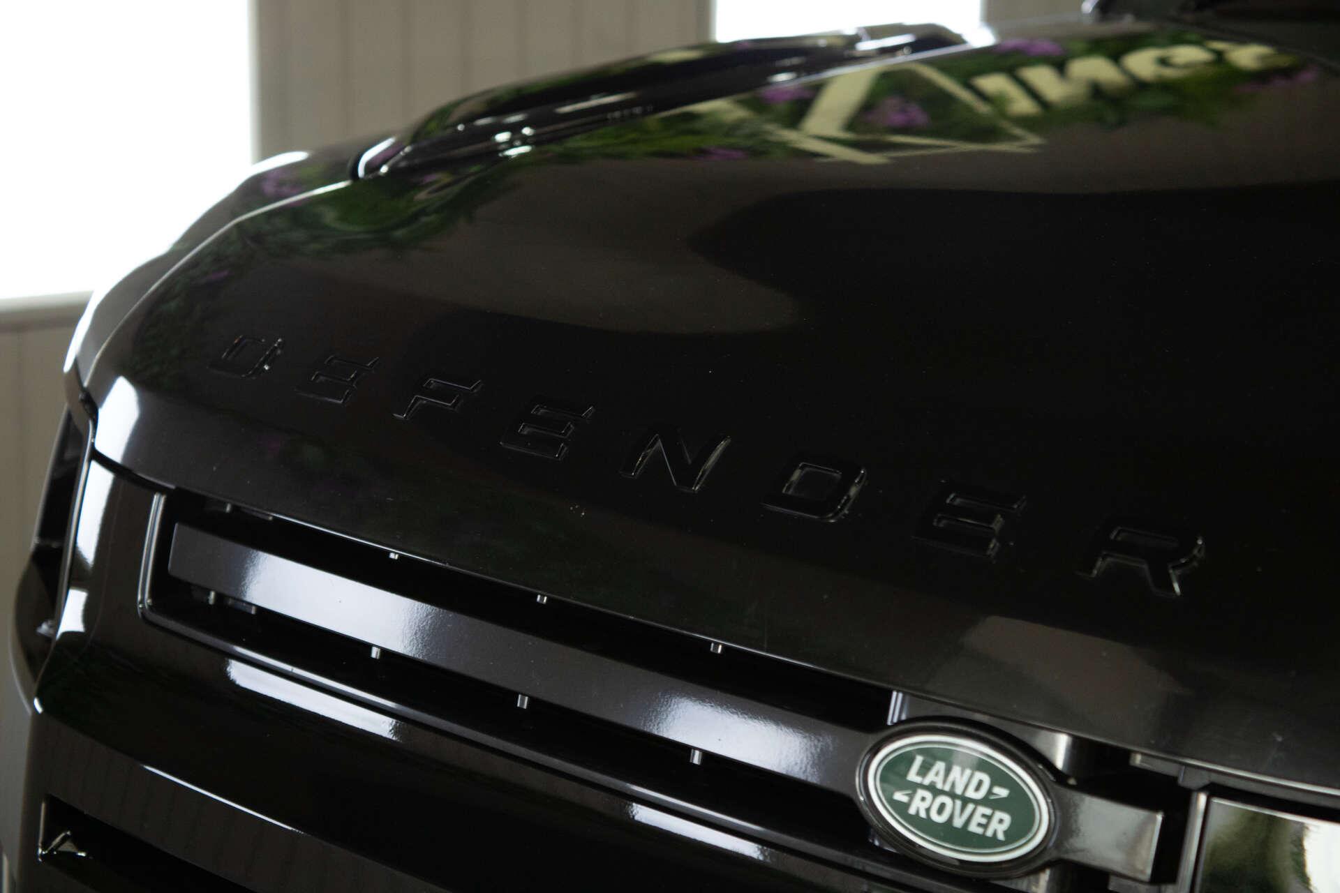 Land Rover Defender view 20