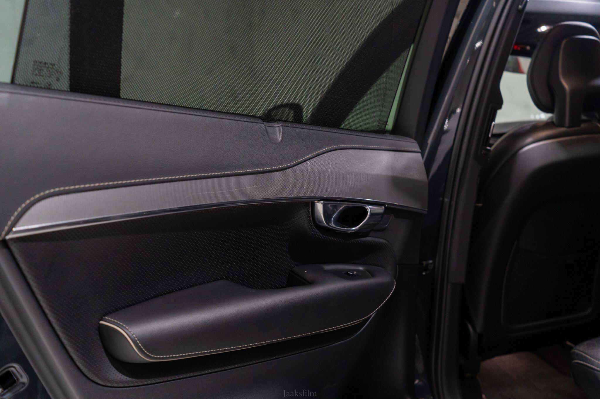 Volvo XC90 view 25