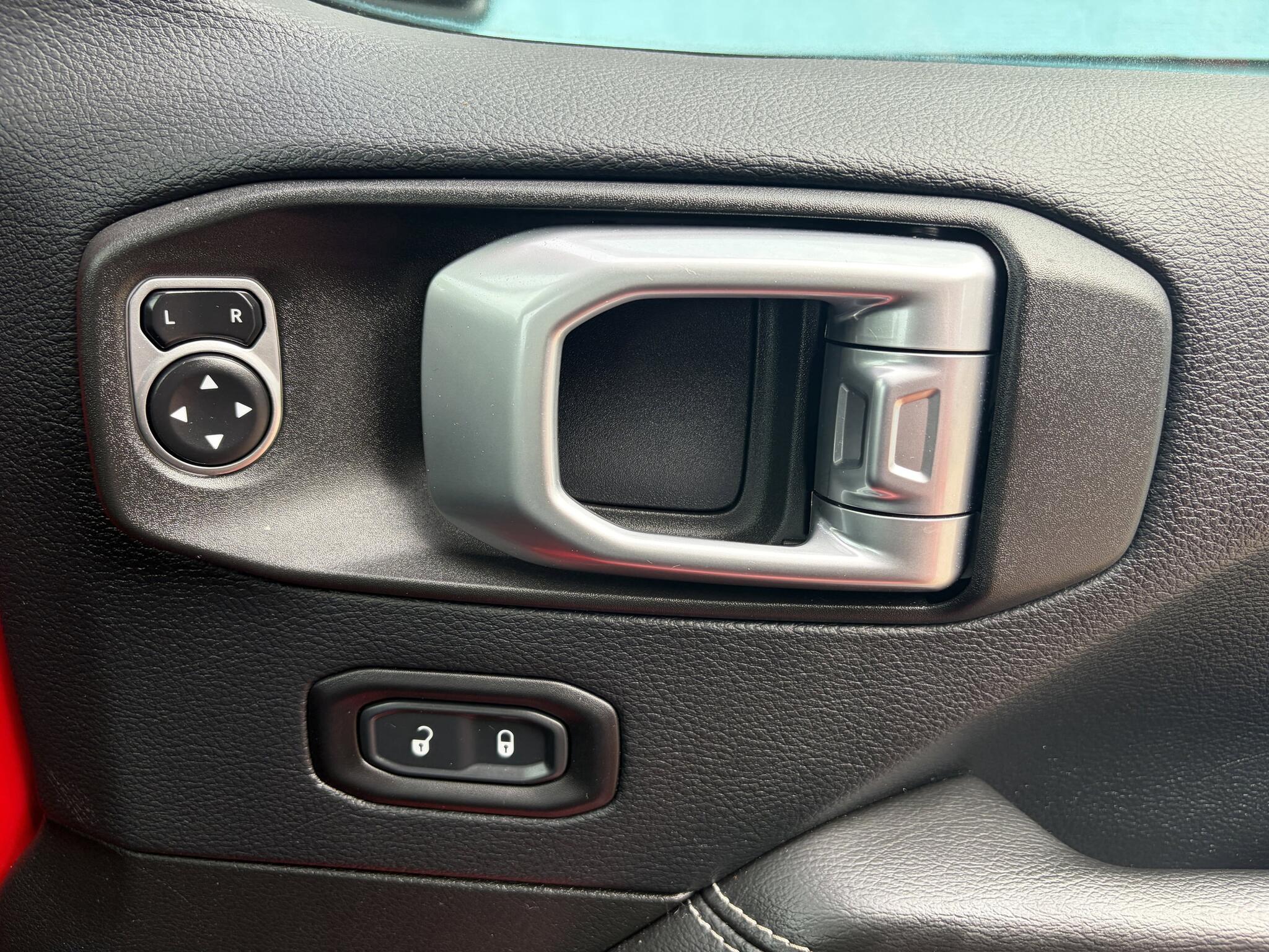 Jeep Wrangler view 39