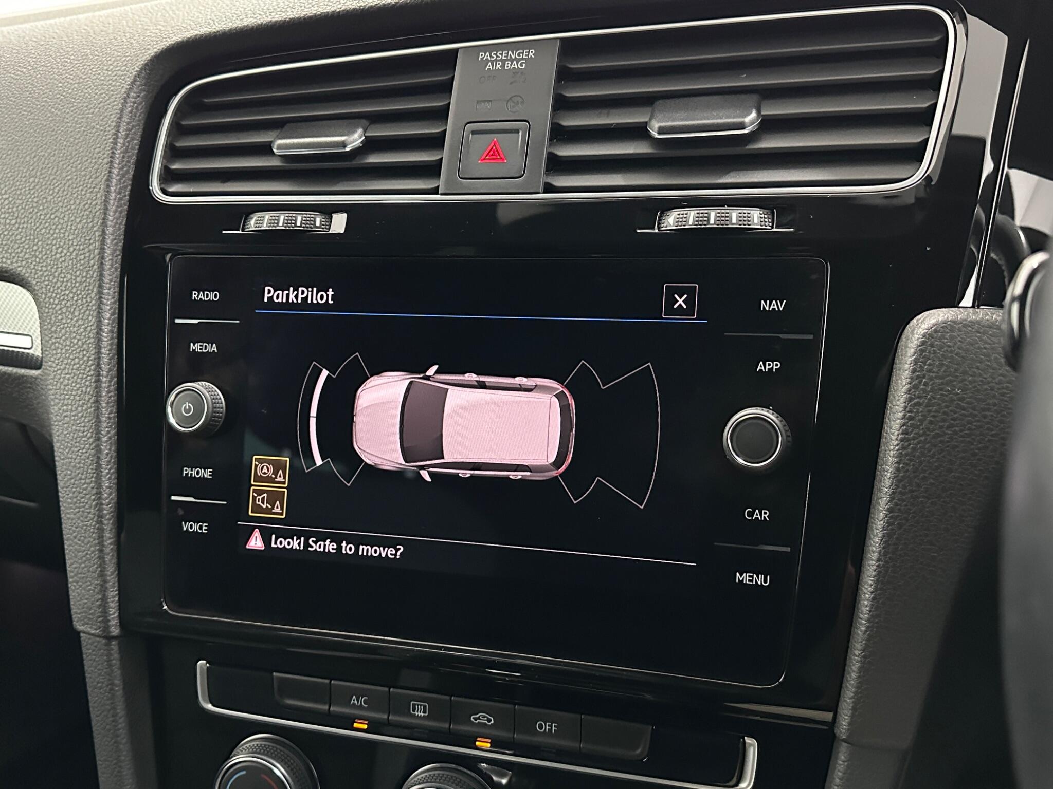 Volkswagen Golf view 23