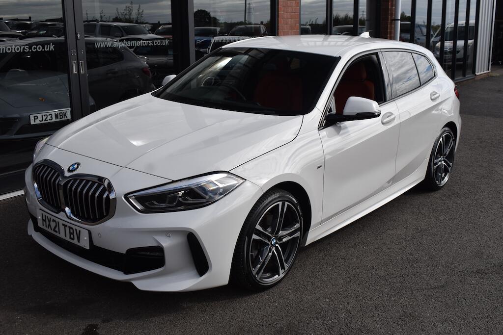 BMW 1 Series view 10
