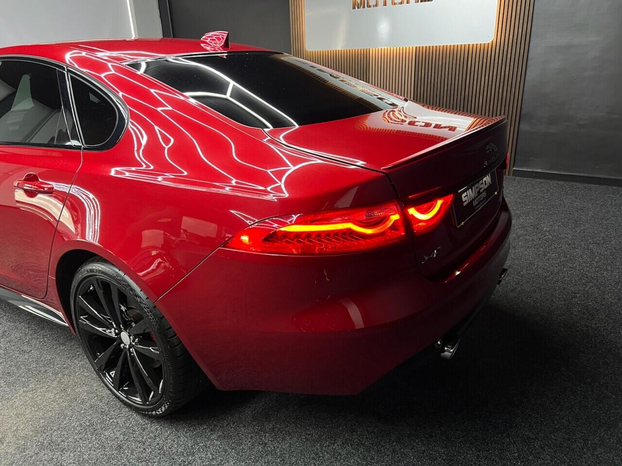 Jaguar XF view 8