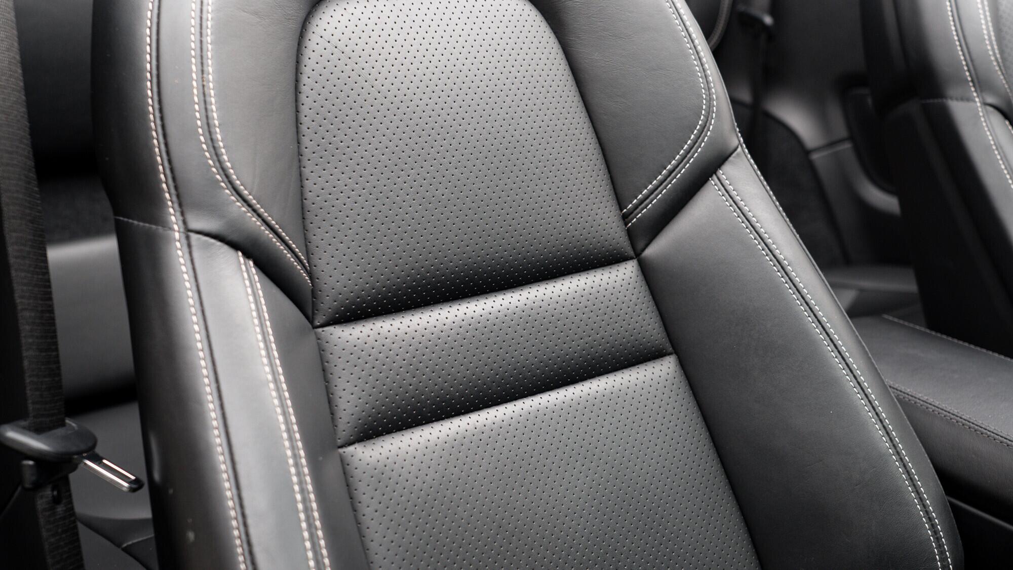 Porsche 911 view 34
