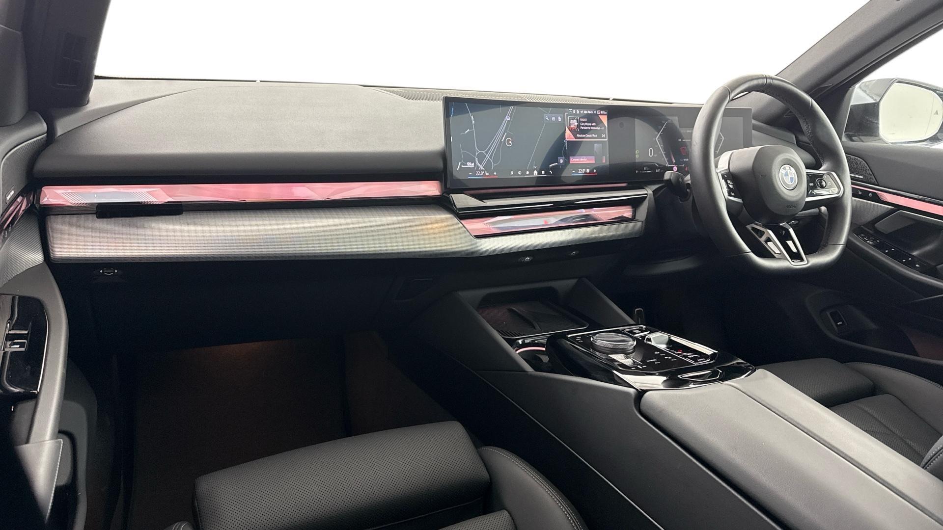 BMW 5 Series view 7