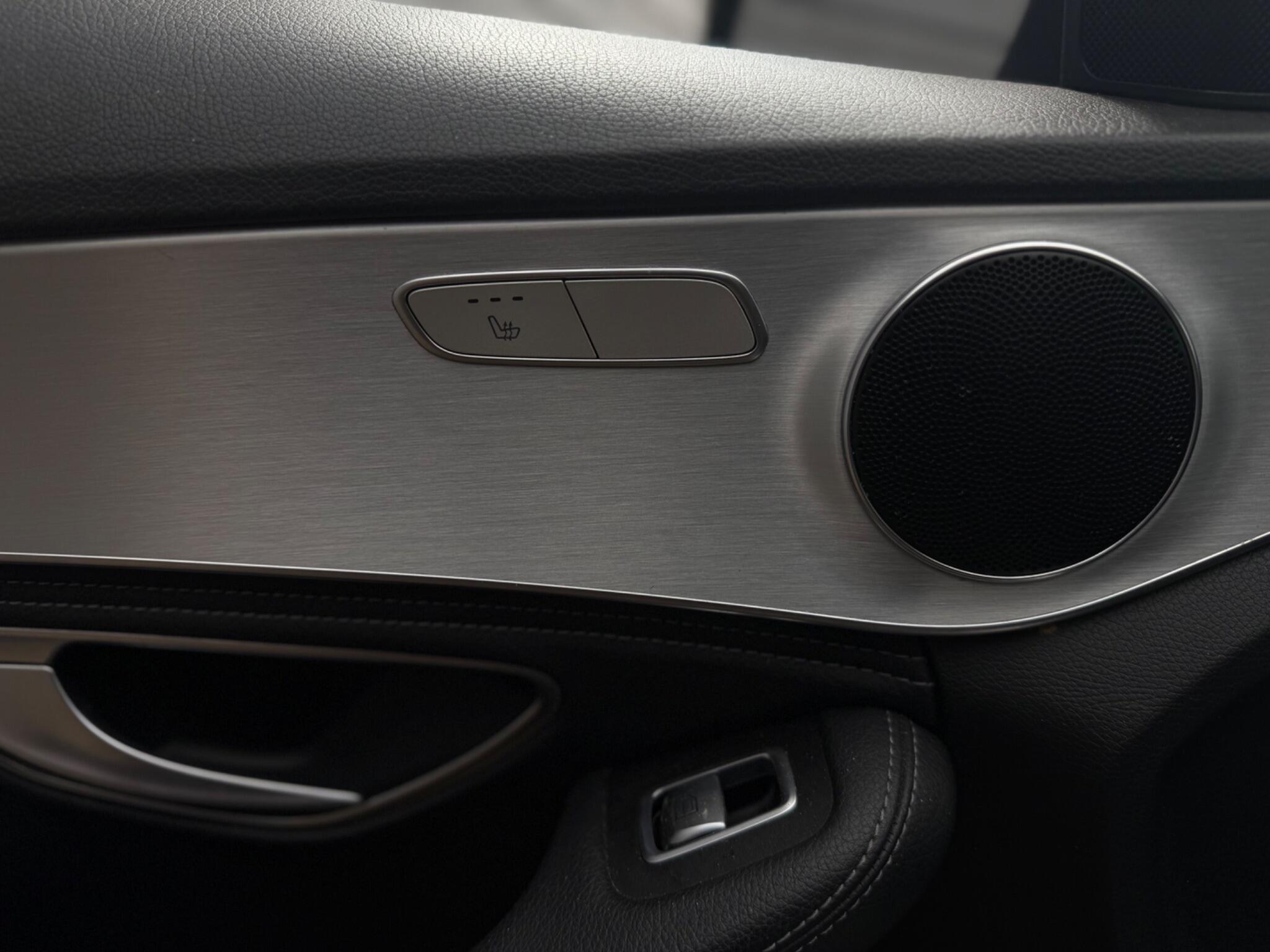 Mercedes-Benz C Class view 34