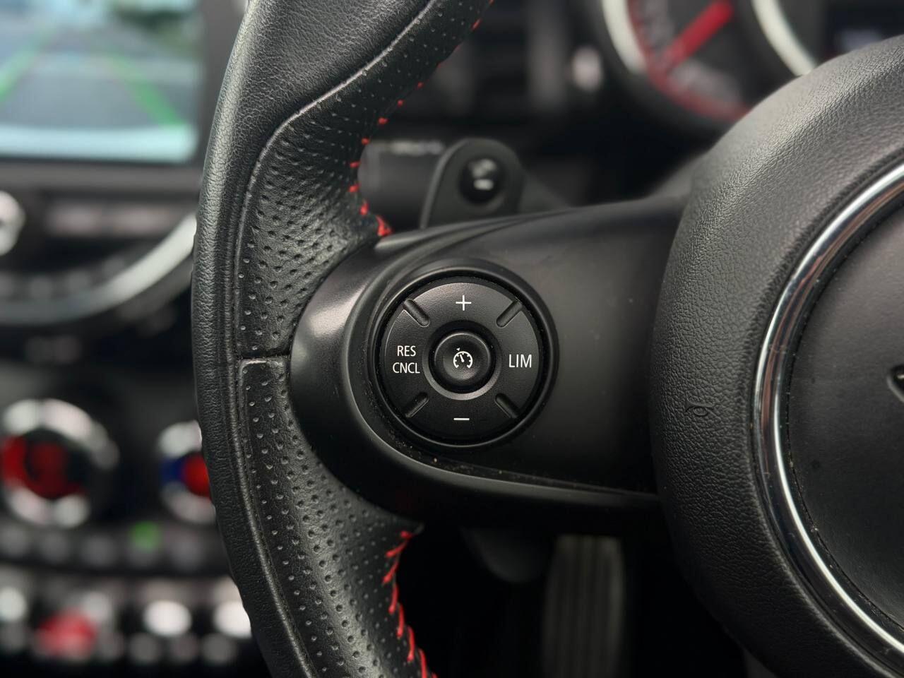 Mini Cooper view 16