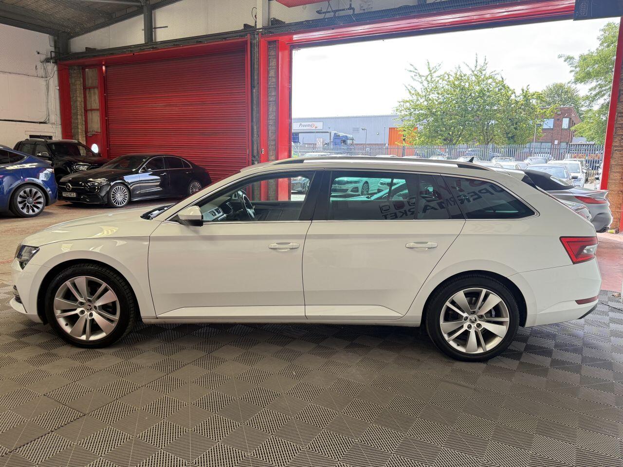 Skoda Superb view 6
