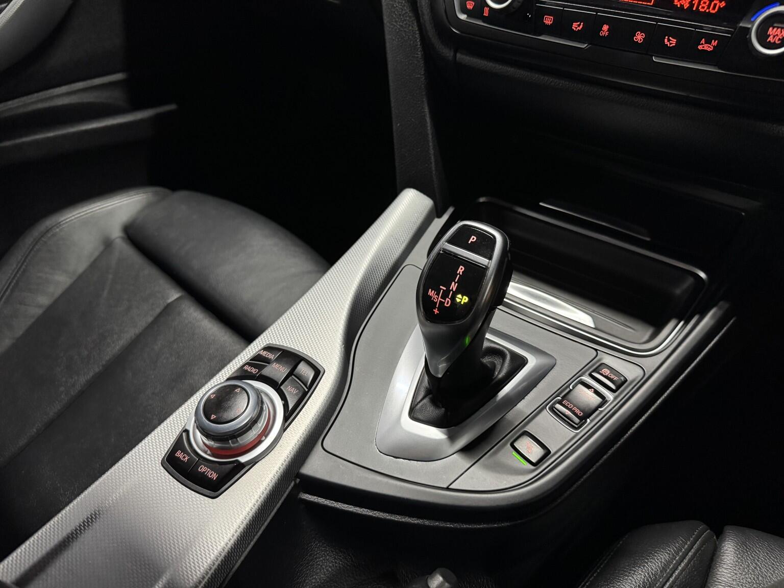 BMW 3 Series view 19