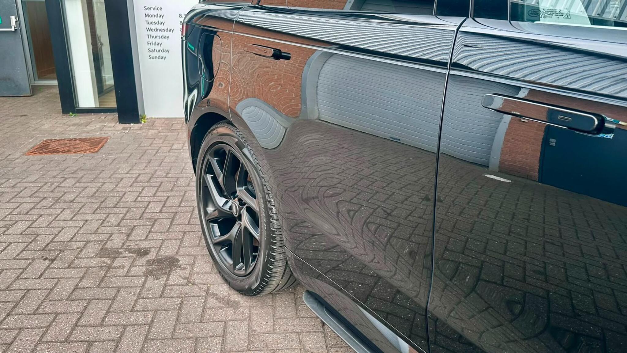 Land Rover Range Rover view 6