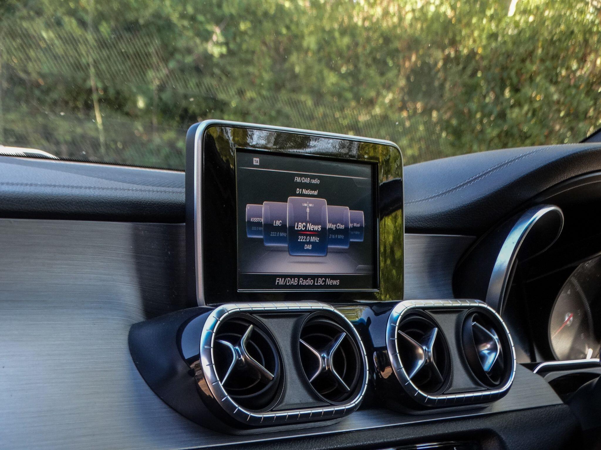 Mercedes-Benz X Class view 16