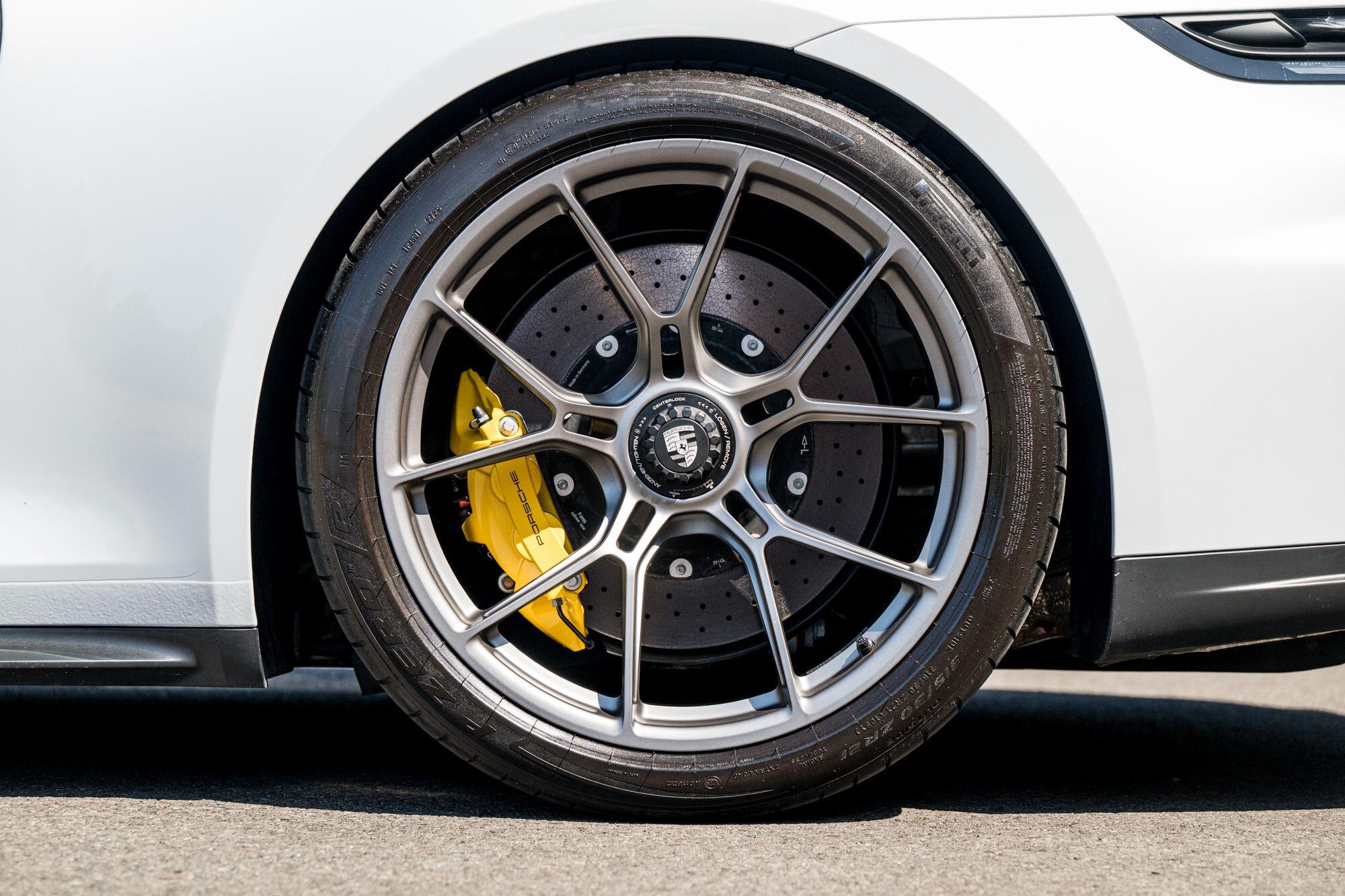 Porsche 911 view 20