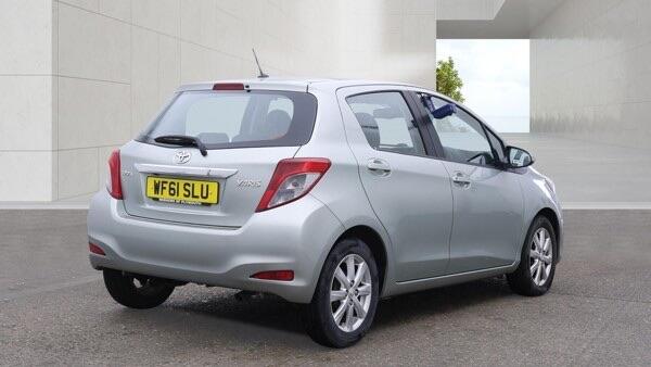 Toyota Yaris view 4