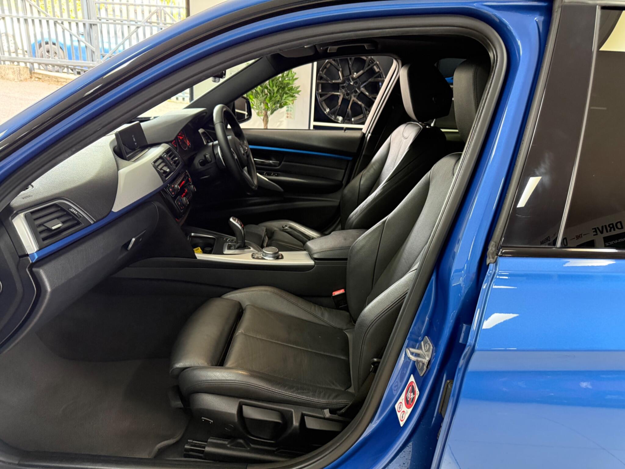 BMW 3 Series view 34