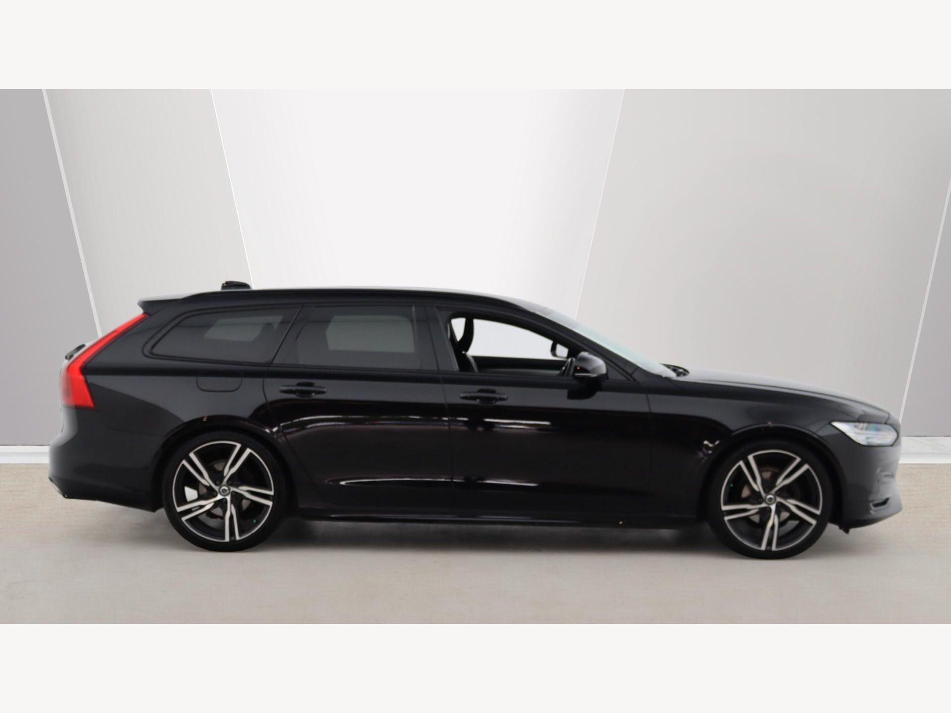Volvo V90 view 3