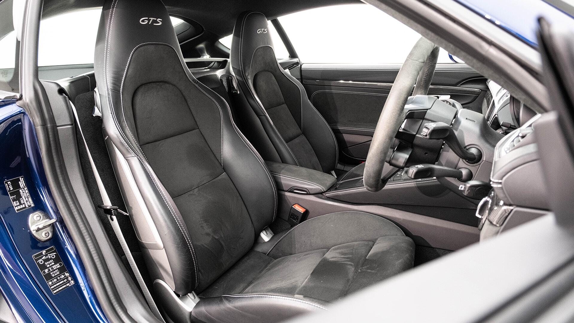 Porsche Cayman view 11