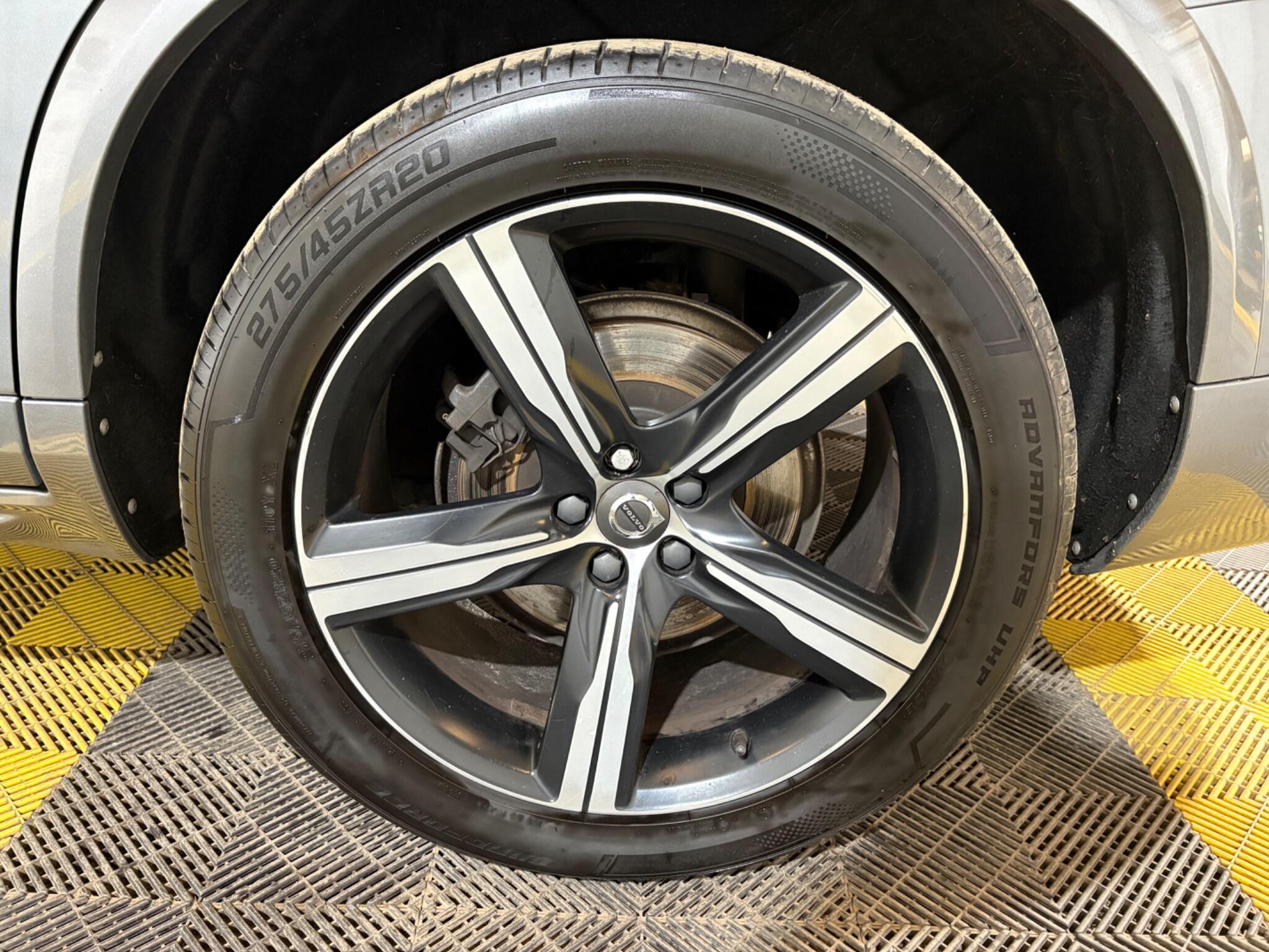 Volvo XC90 view 51