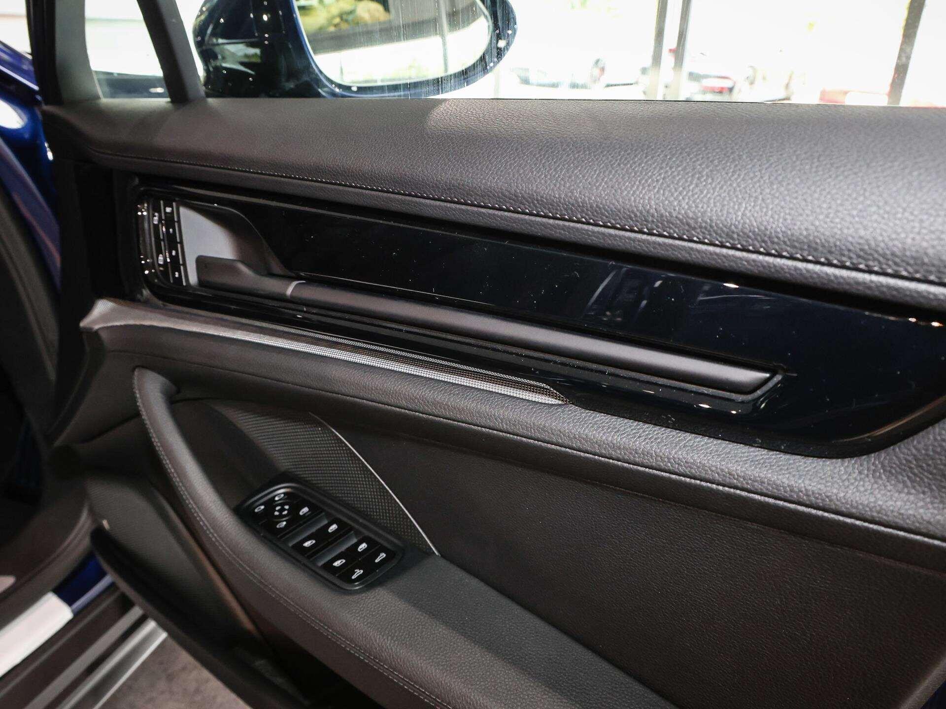 Porsche Panamera view 23