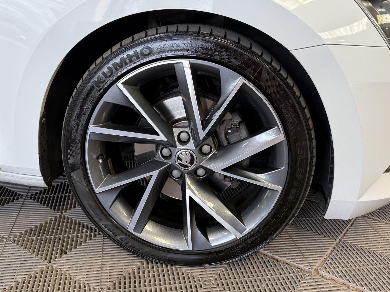 Skoda Superb view 18