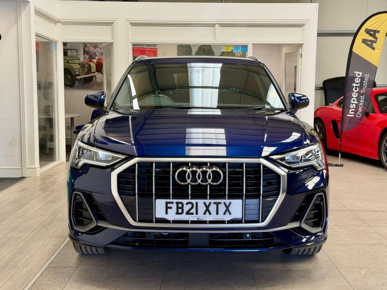 Audi Q3 view 10