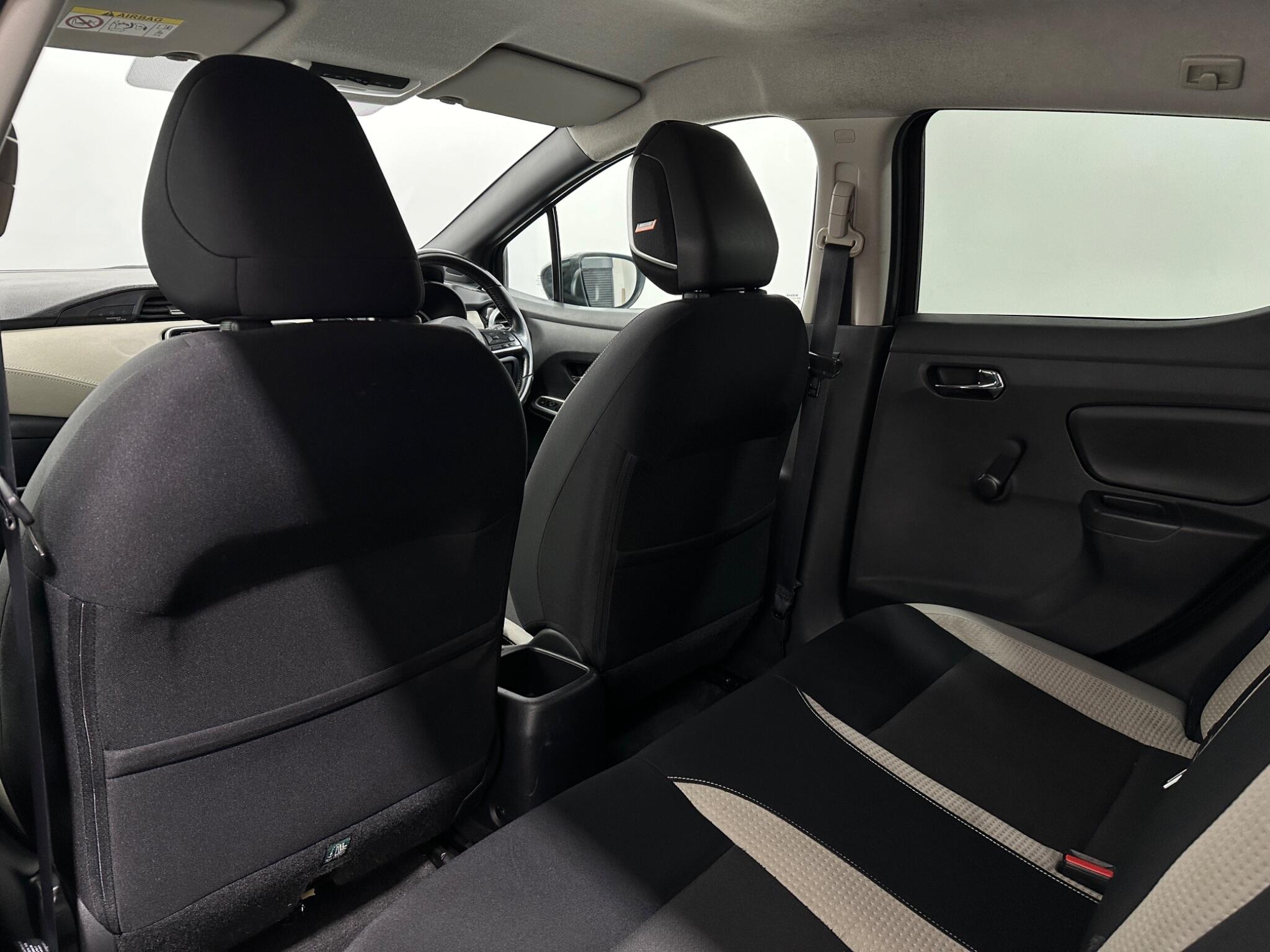 Nissan Micra view 37