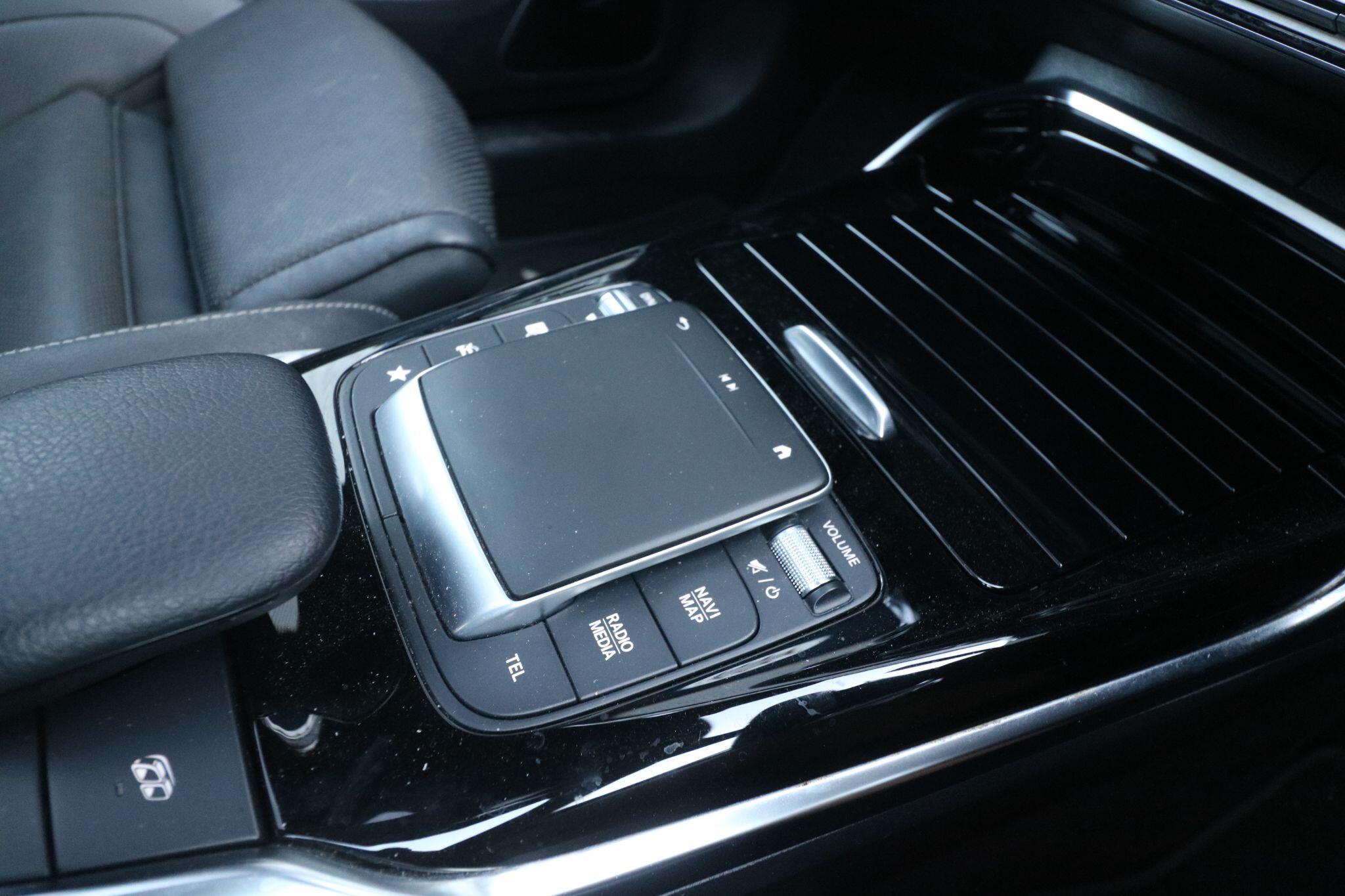 Mercedes-Benz Cla view 24