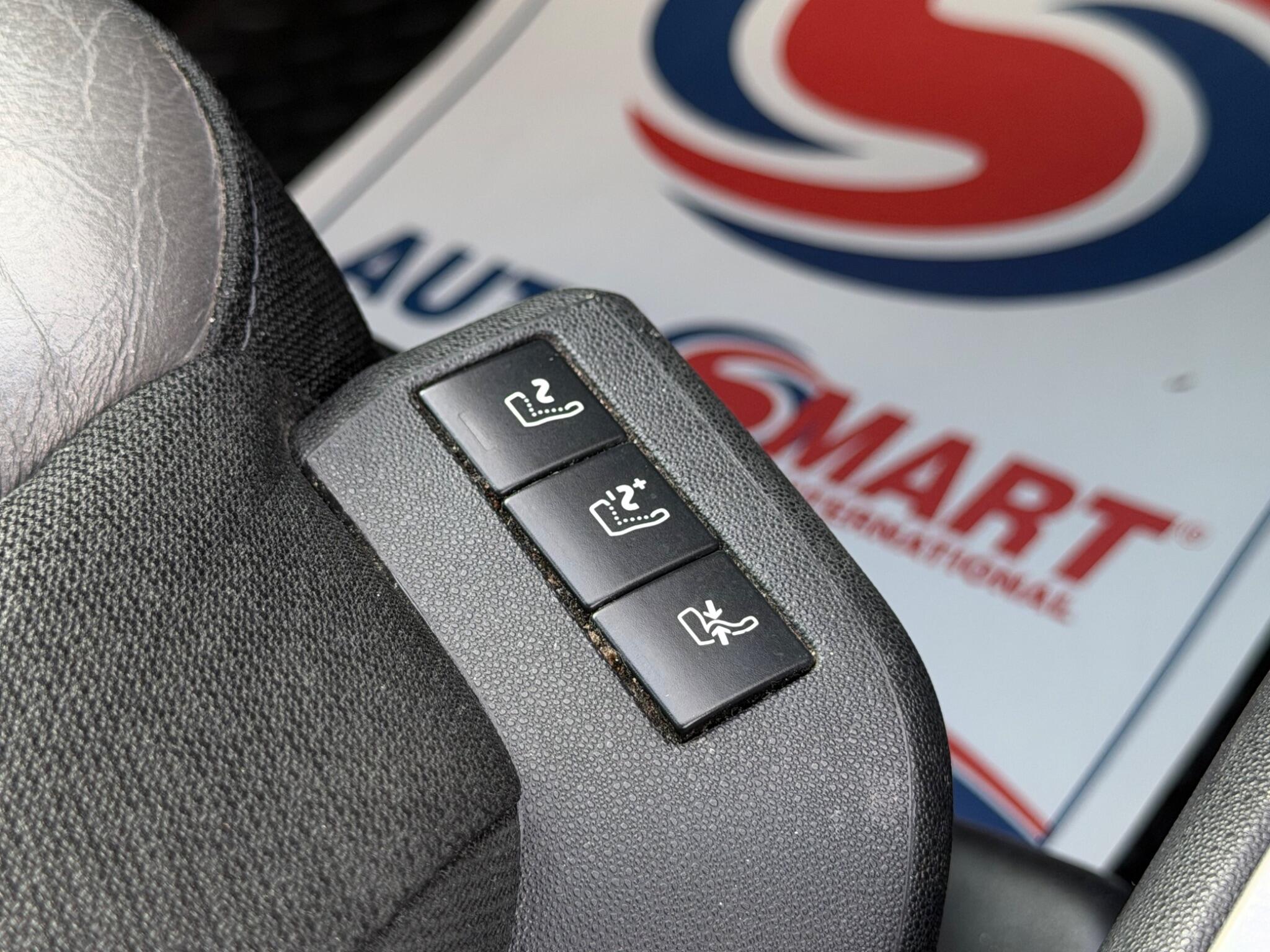 Citroen Grand C4 Picasso view 26