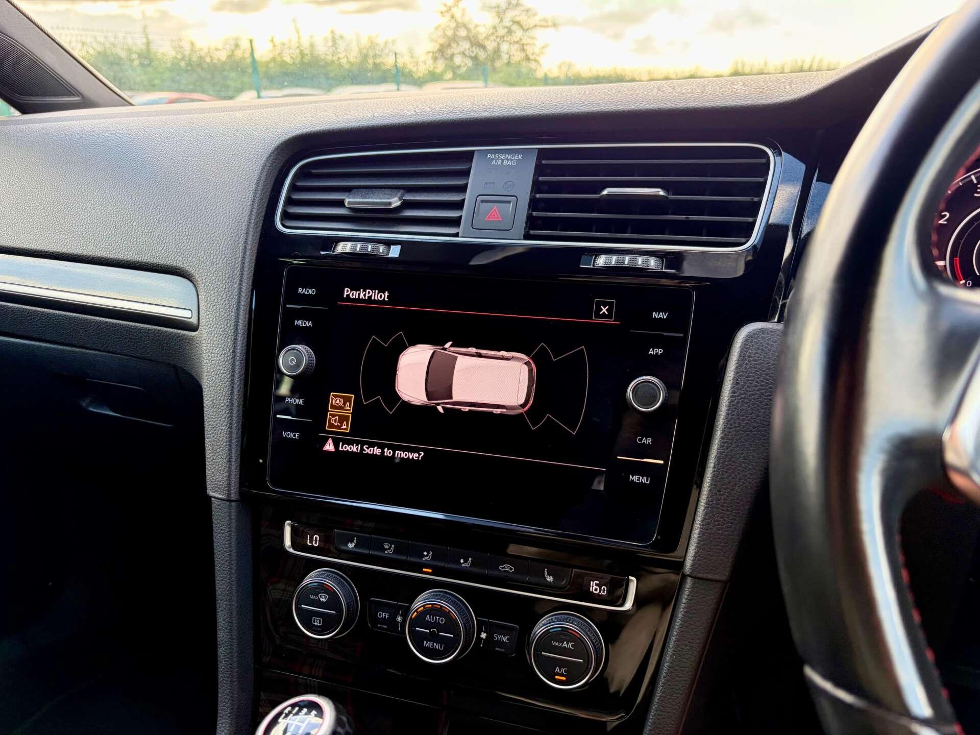 Volkswagen Golf view 46