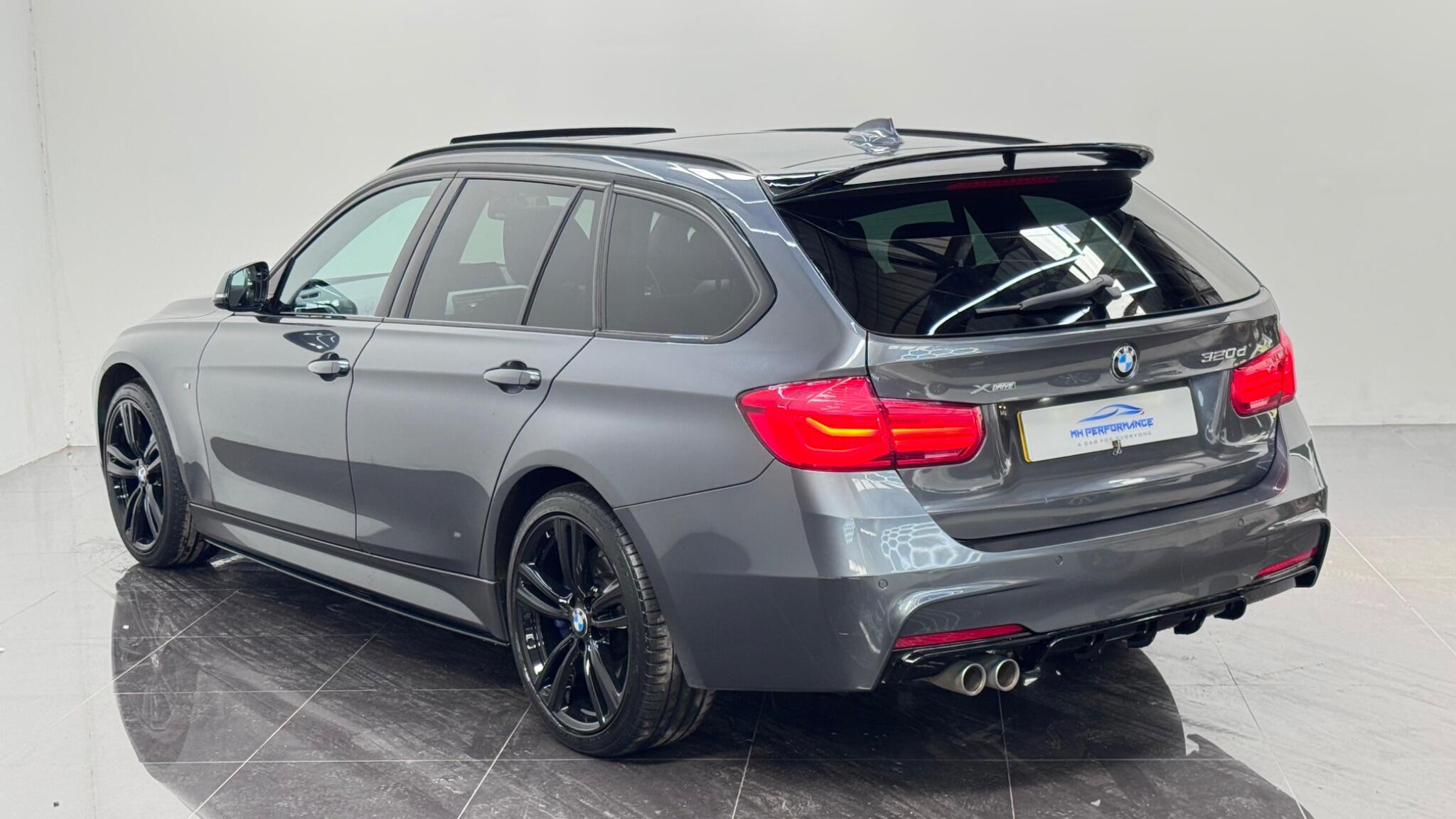 BMW 3 Series view 12
