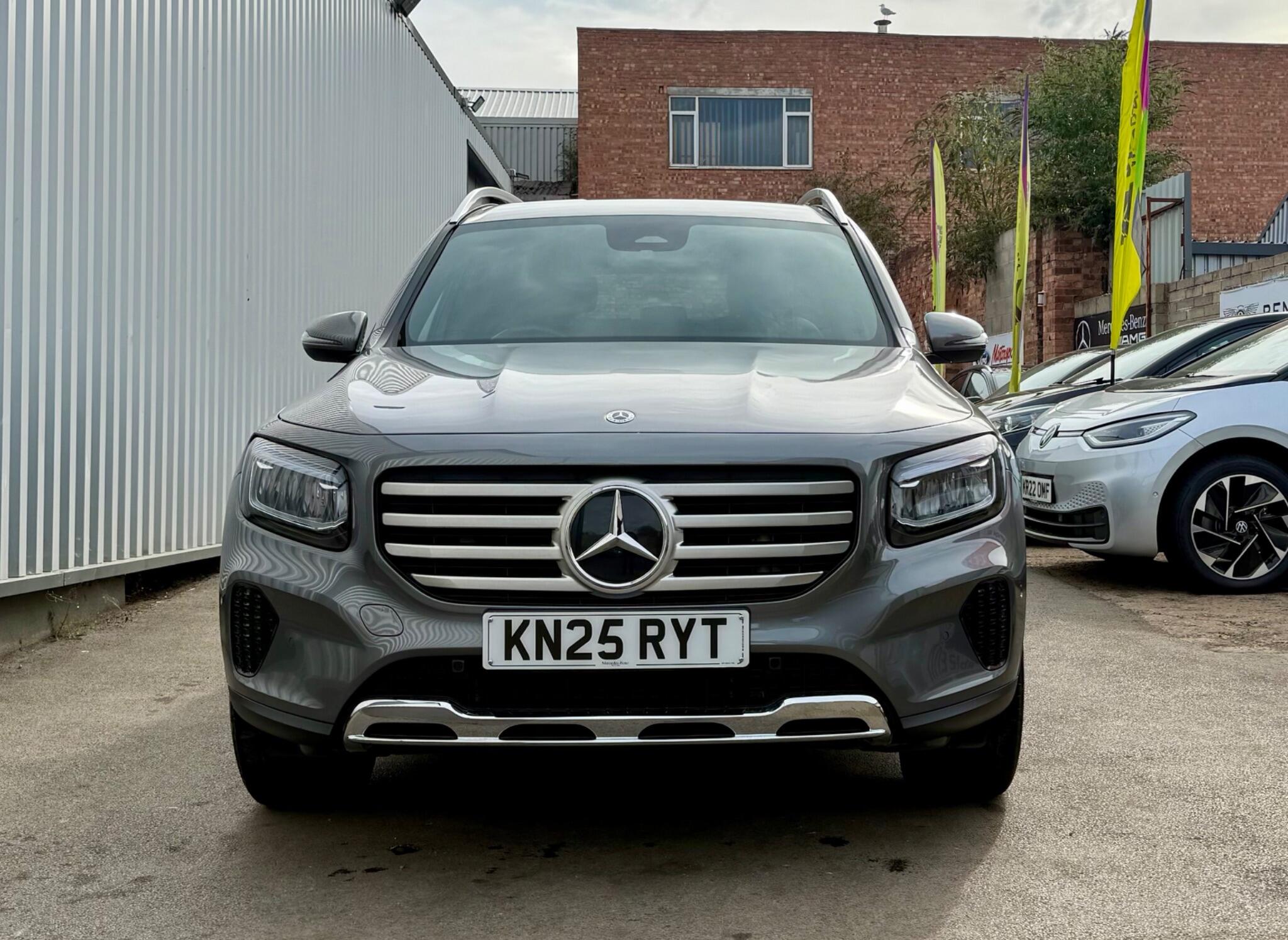 Mercedes-Benz GLB view 2