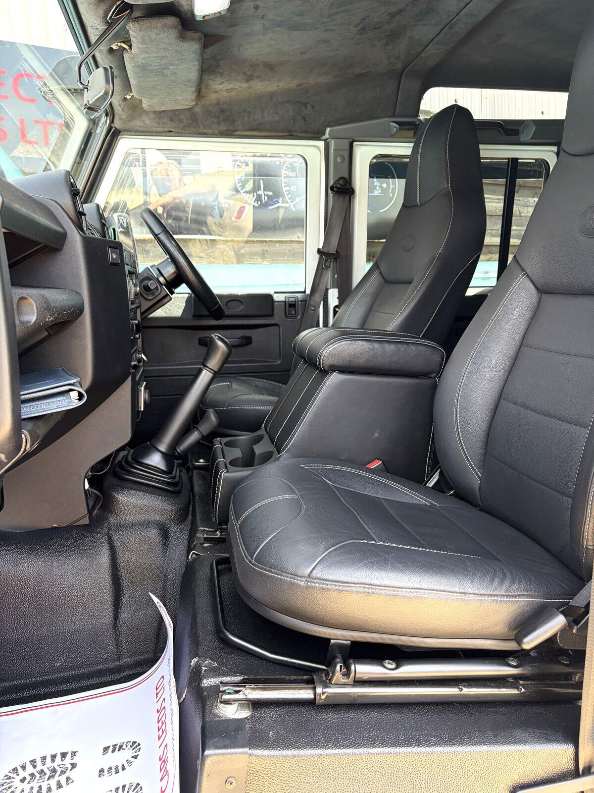 Land Rover Defender view 8