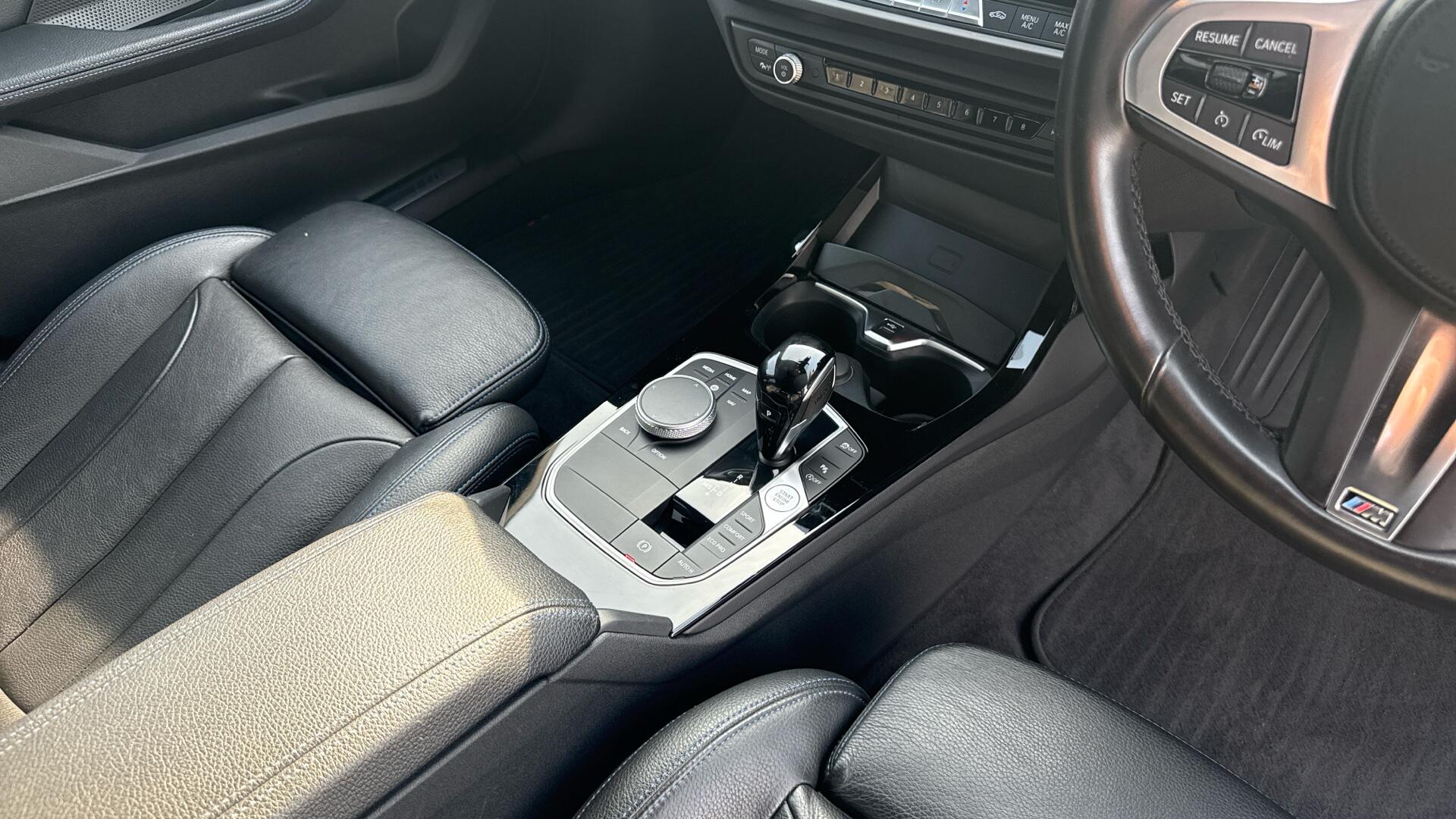 BMW 1 Series view 10