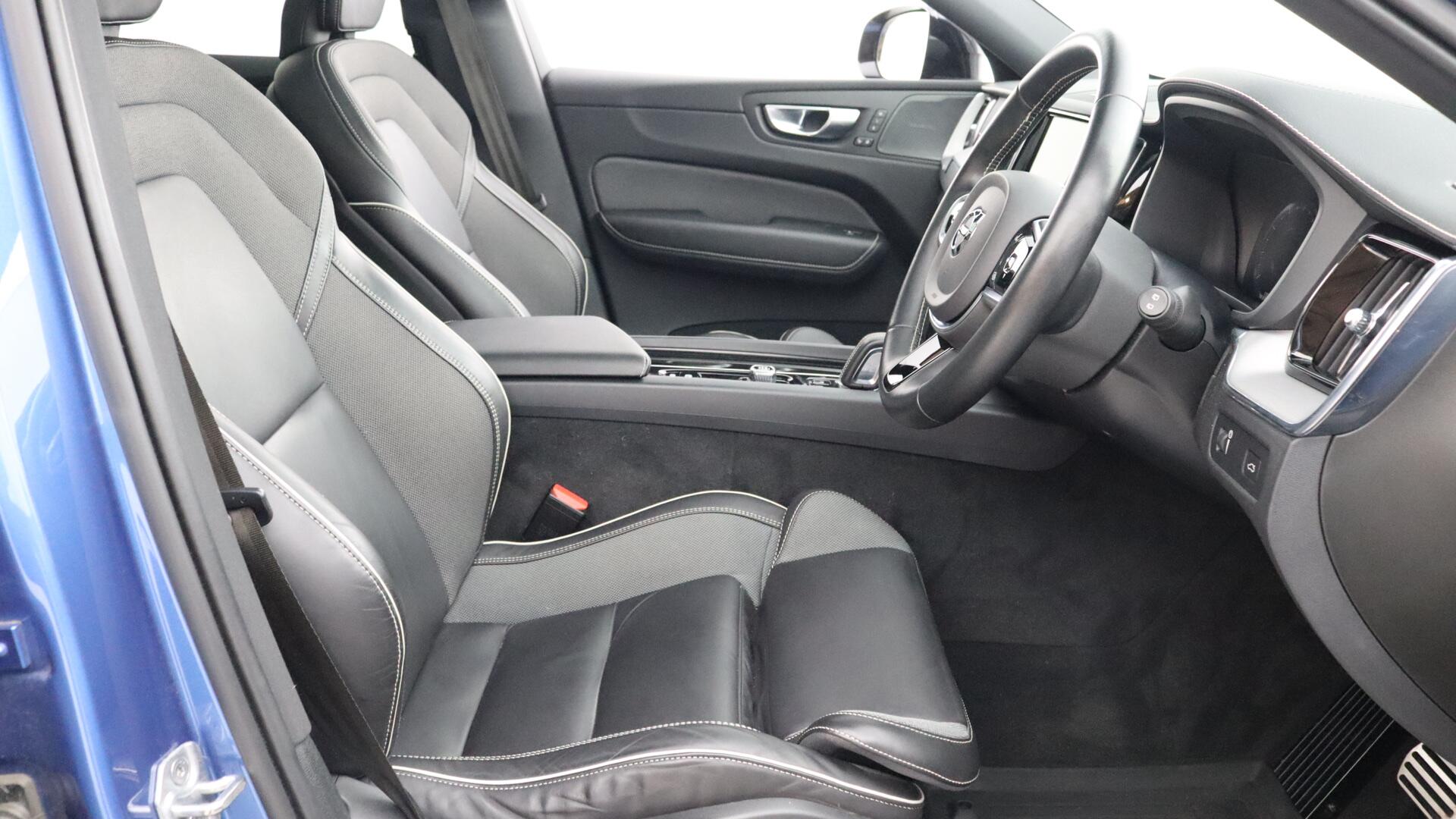 Volvo XC60 view 35