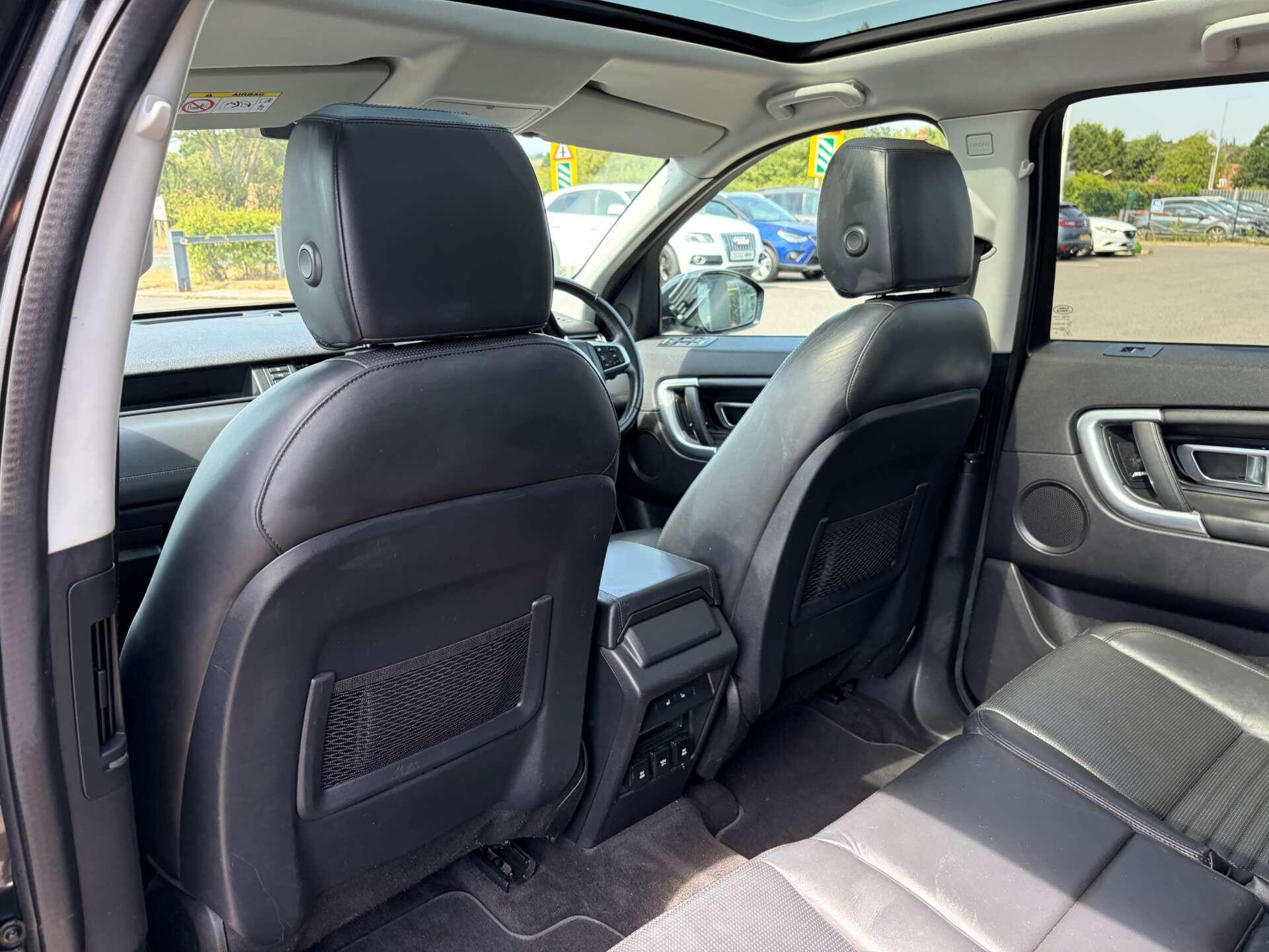 Land Rover Discovery Sport view 22