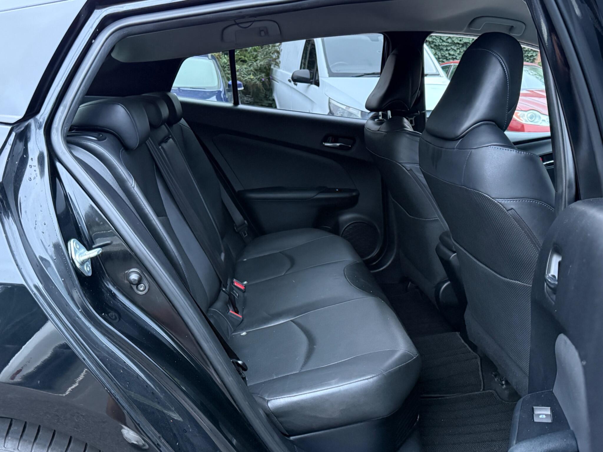 Toyota Prius - Image 19