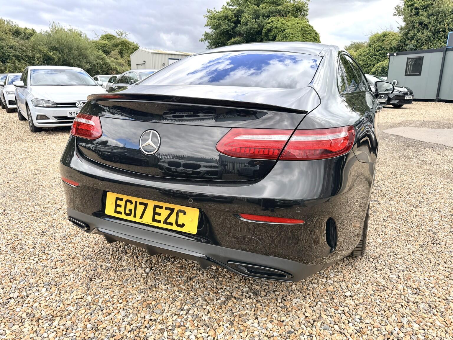 Mercedes-Benz E-Class view 4