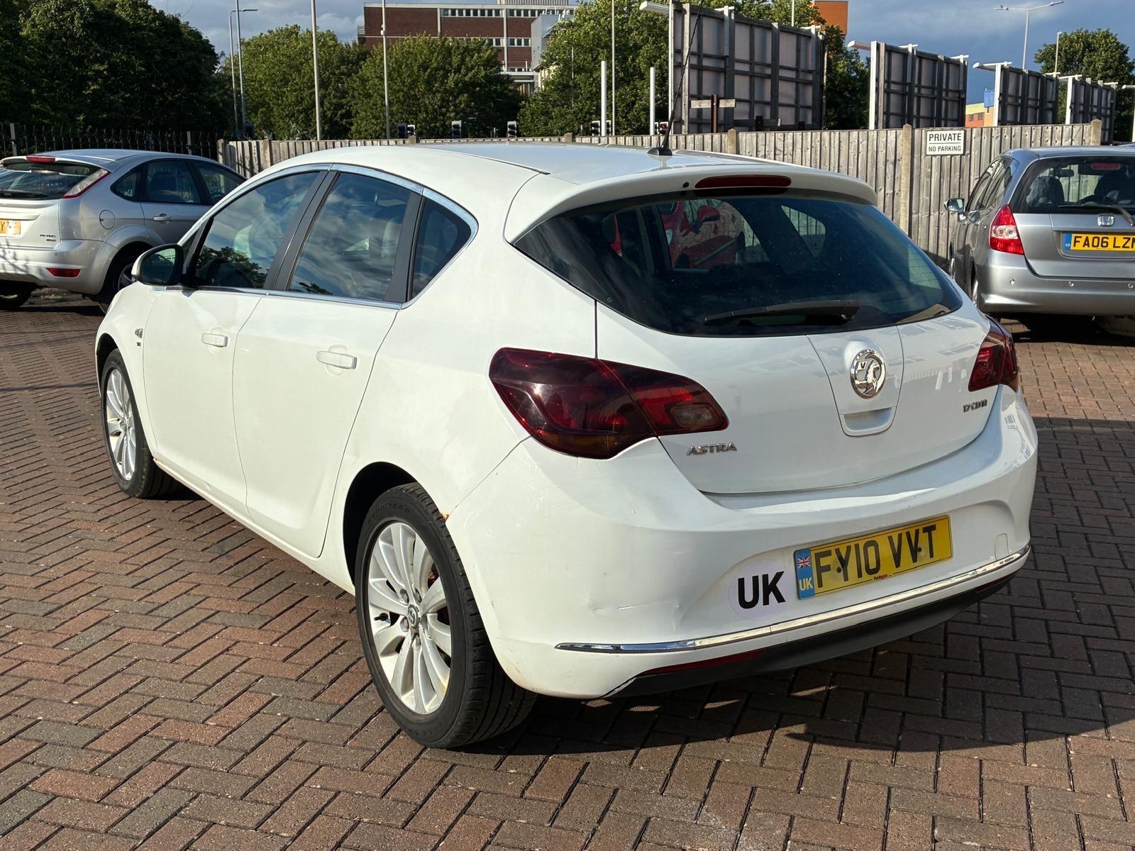 Vauxhall Astra view 9