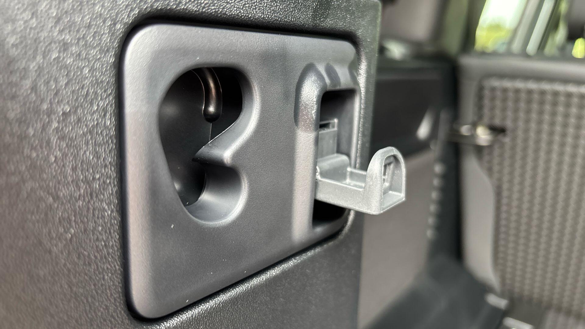 Land Rover Defender view 13