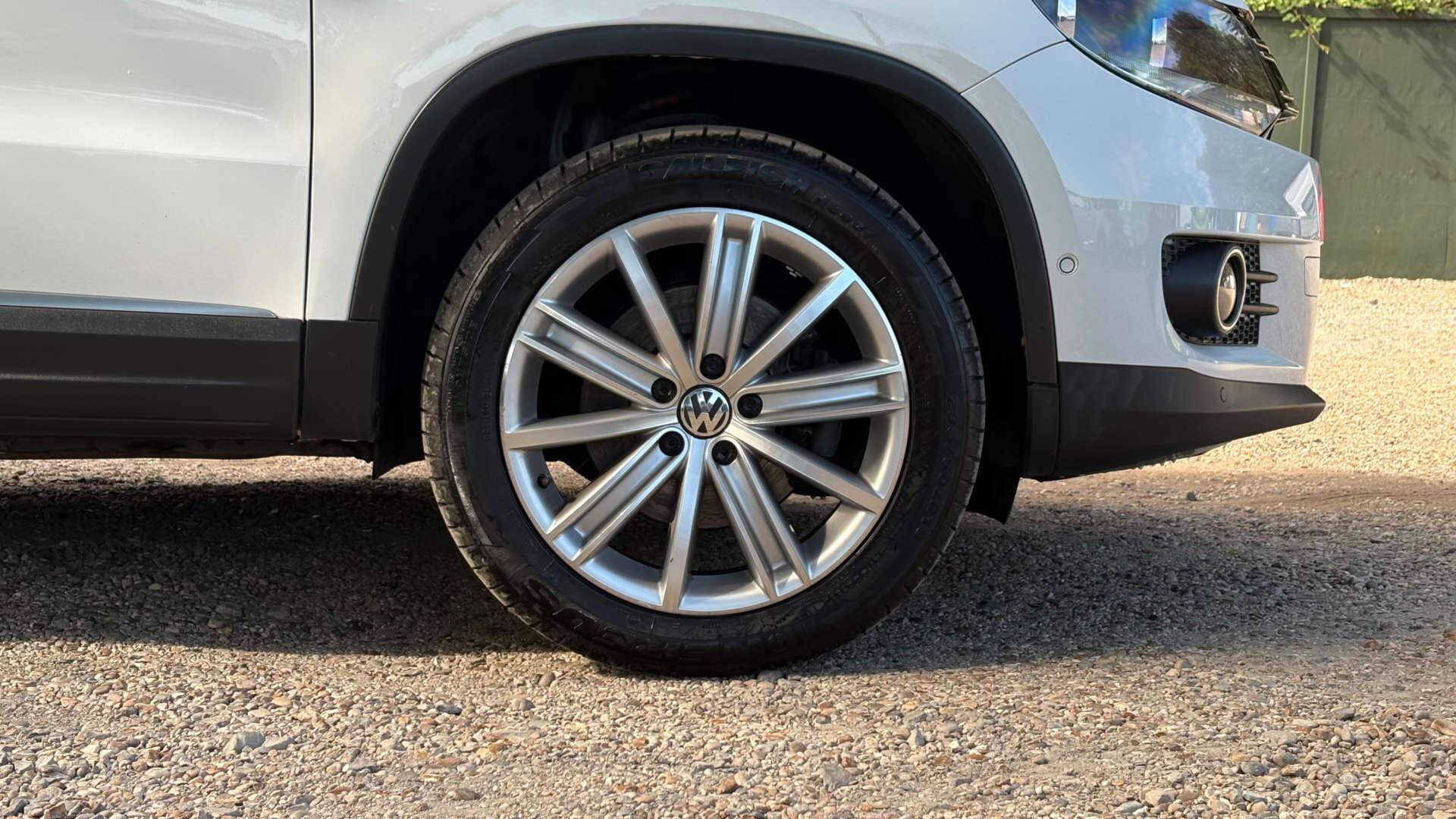 Volkswagen Tiguan view 39