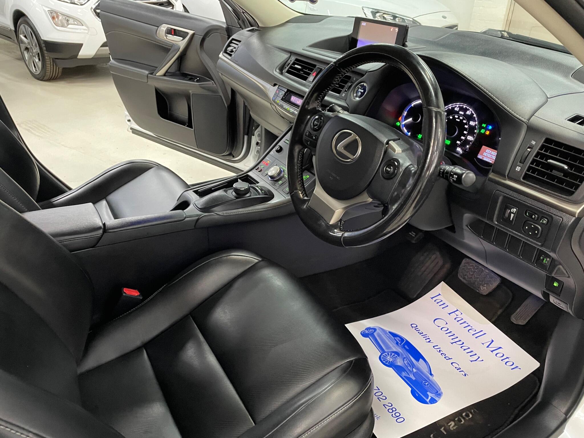 Lexus CT view 14