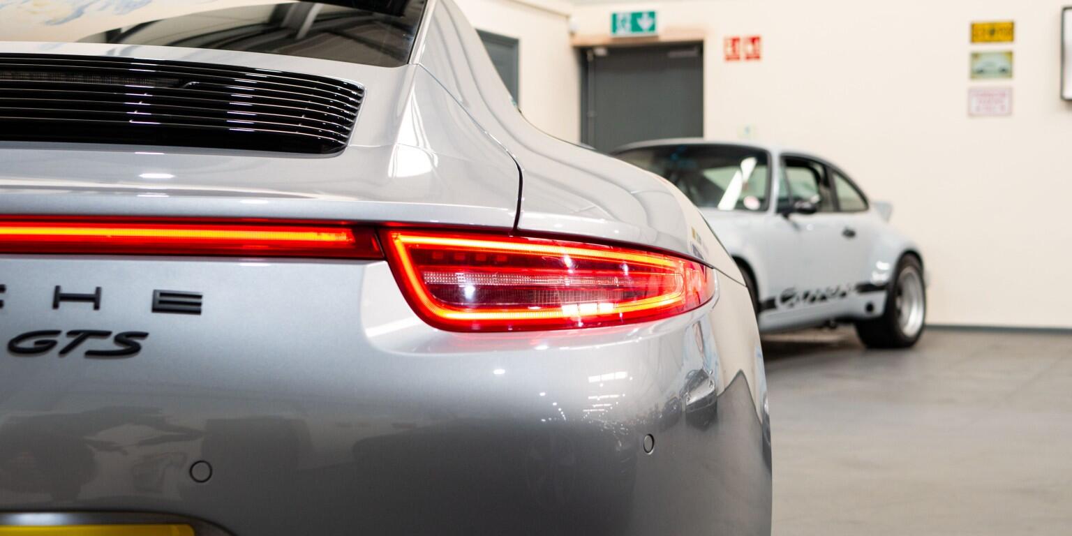 Porsche 911 view 55