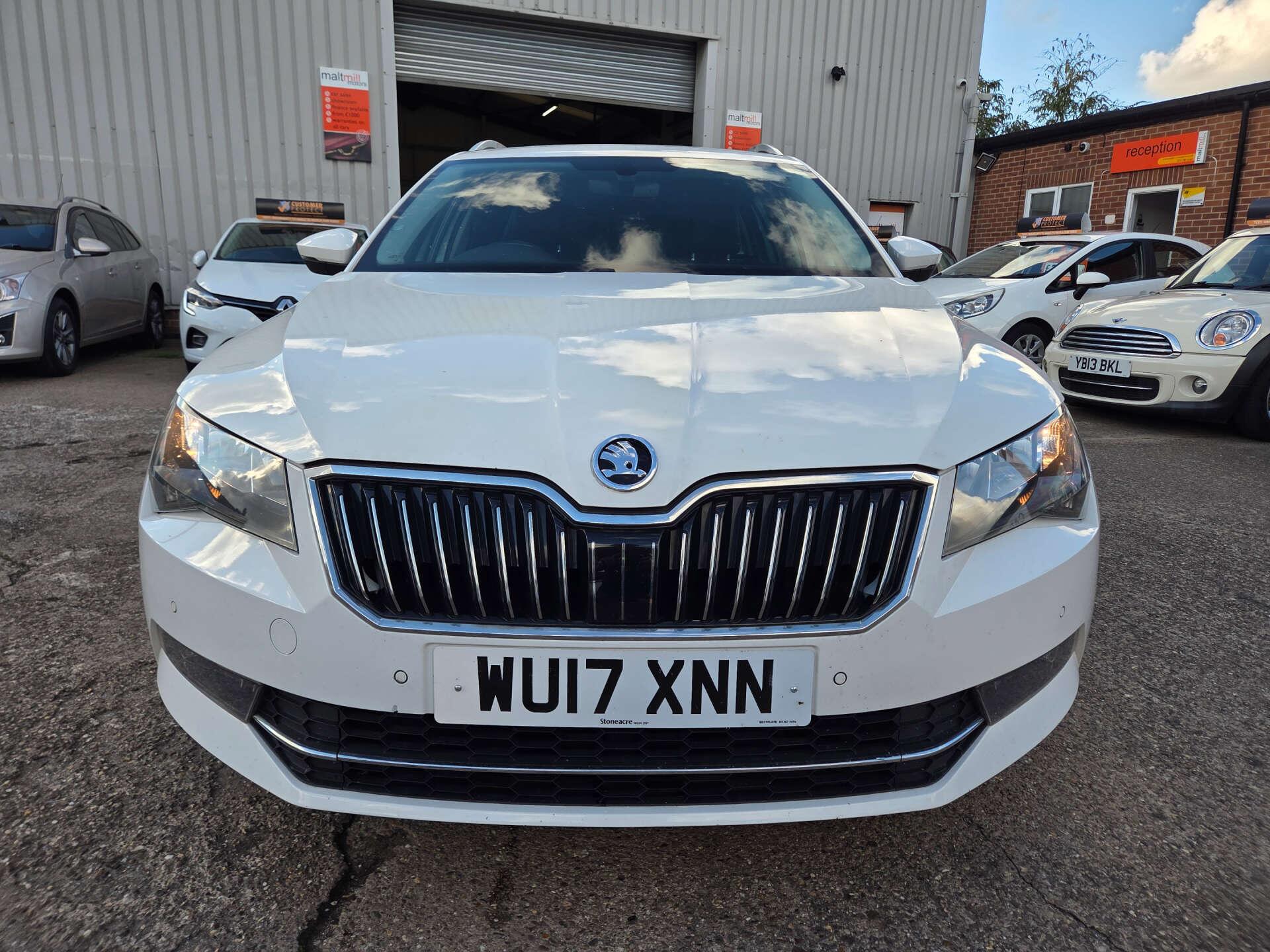 Skoda Superb view 3