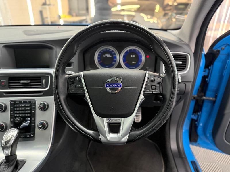 2013 Volvo V60 image 17