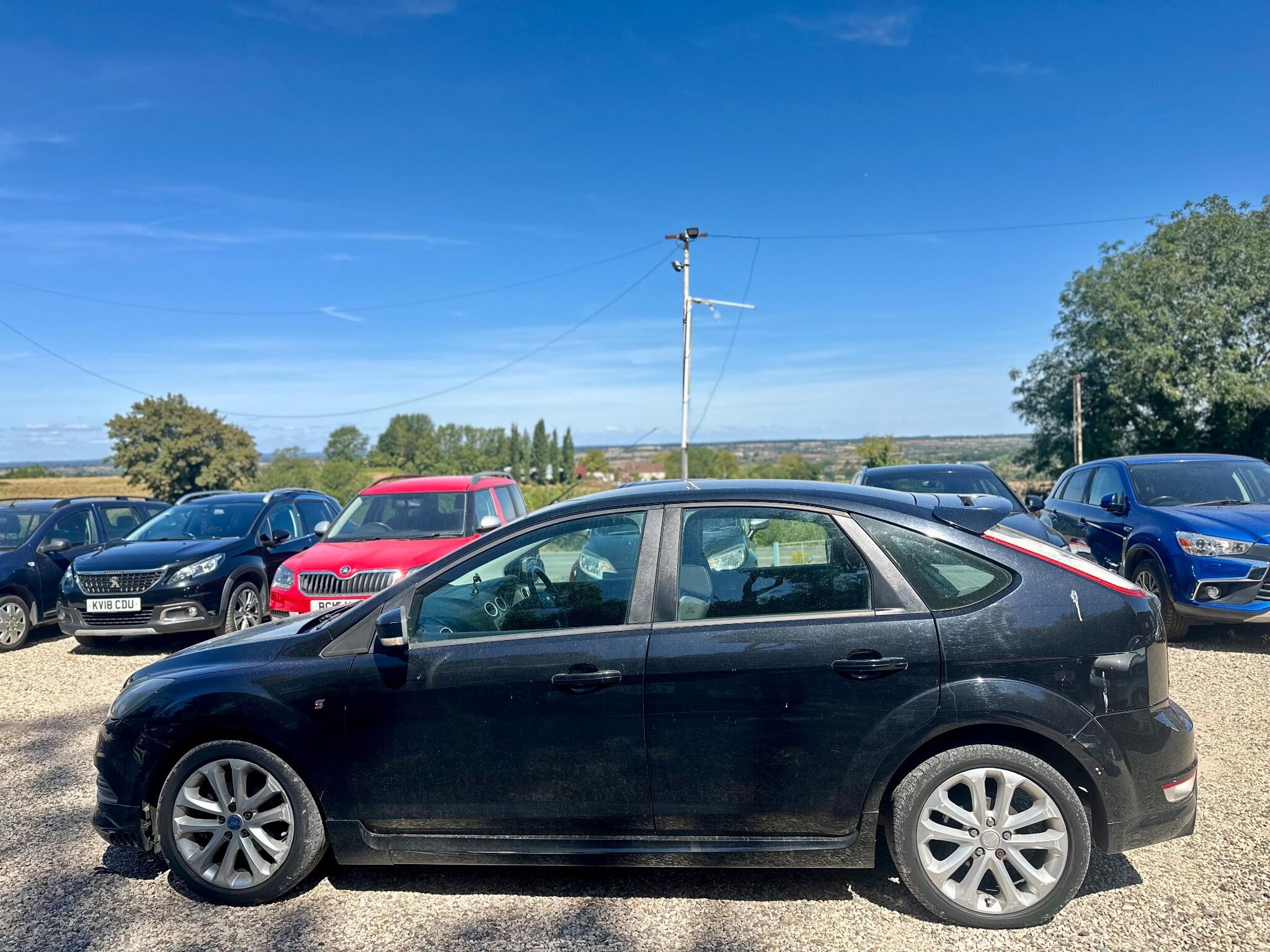 Ford Focus view 9