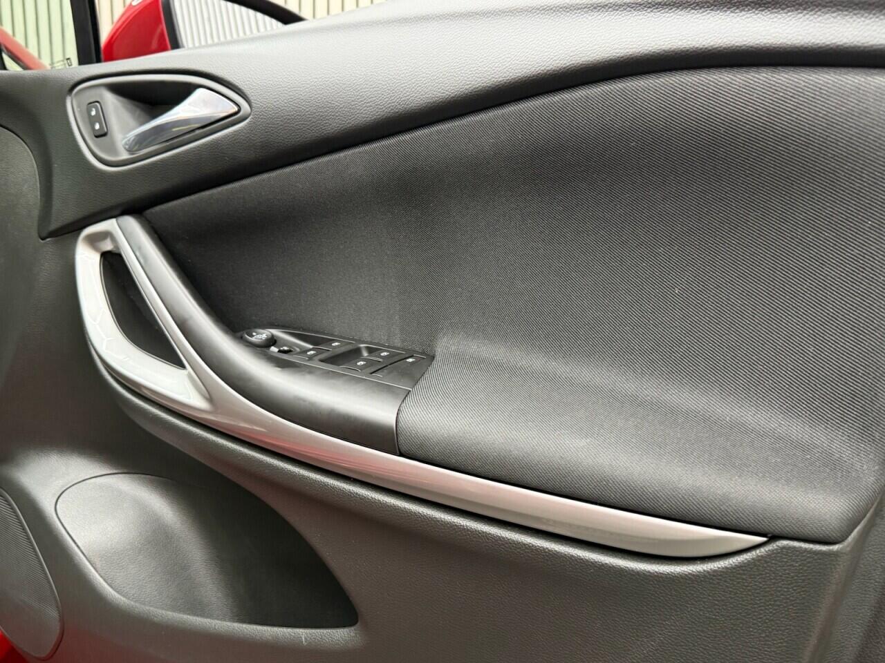 Vauxhall Astra view 9