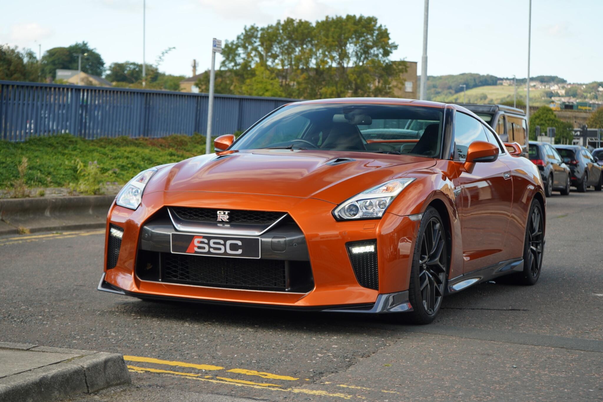 Nissan GT-R view 8