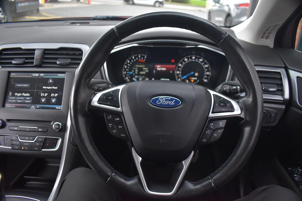 Ford Mondeo view 52