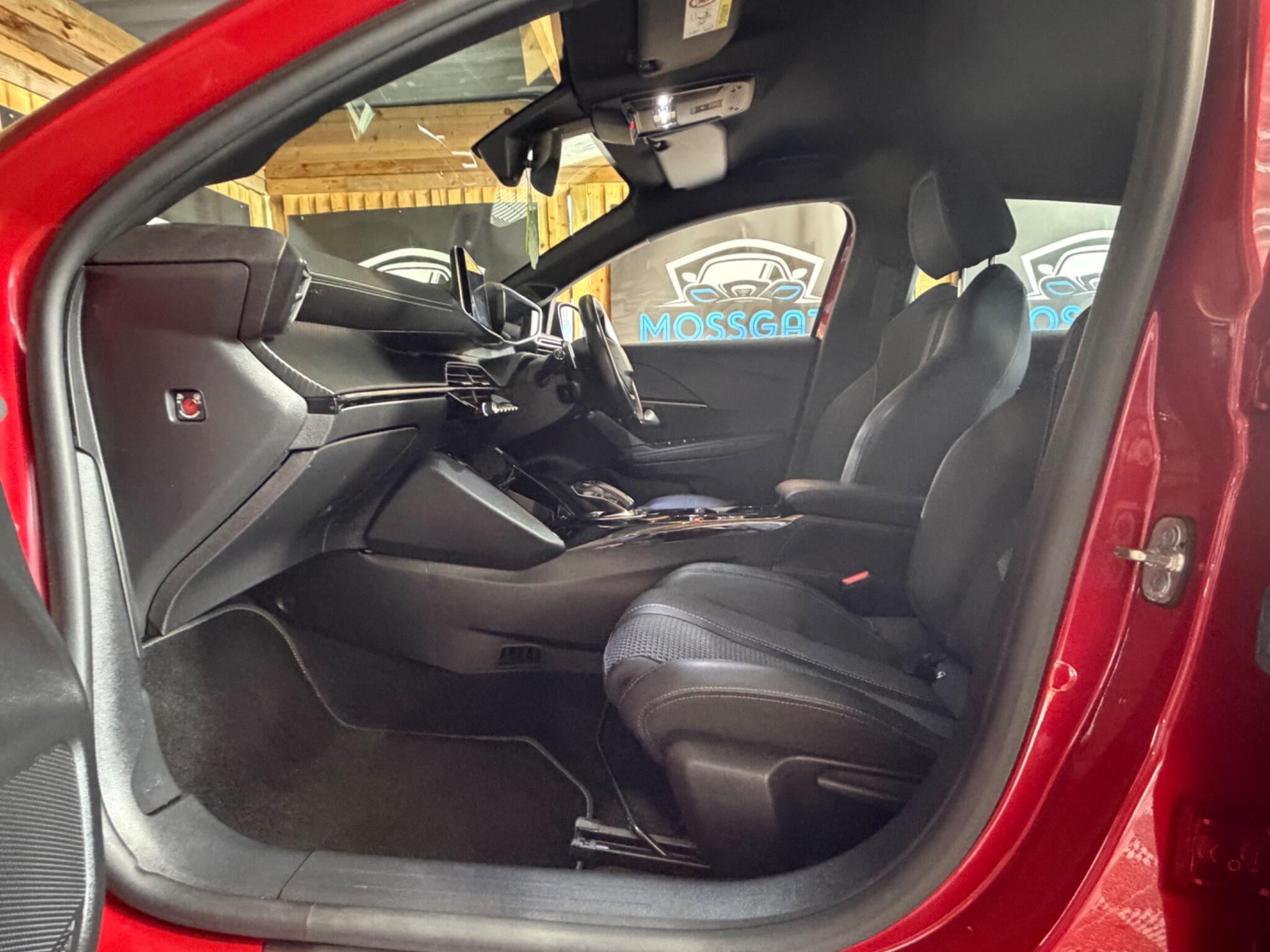Peugeot 208 view 30