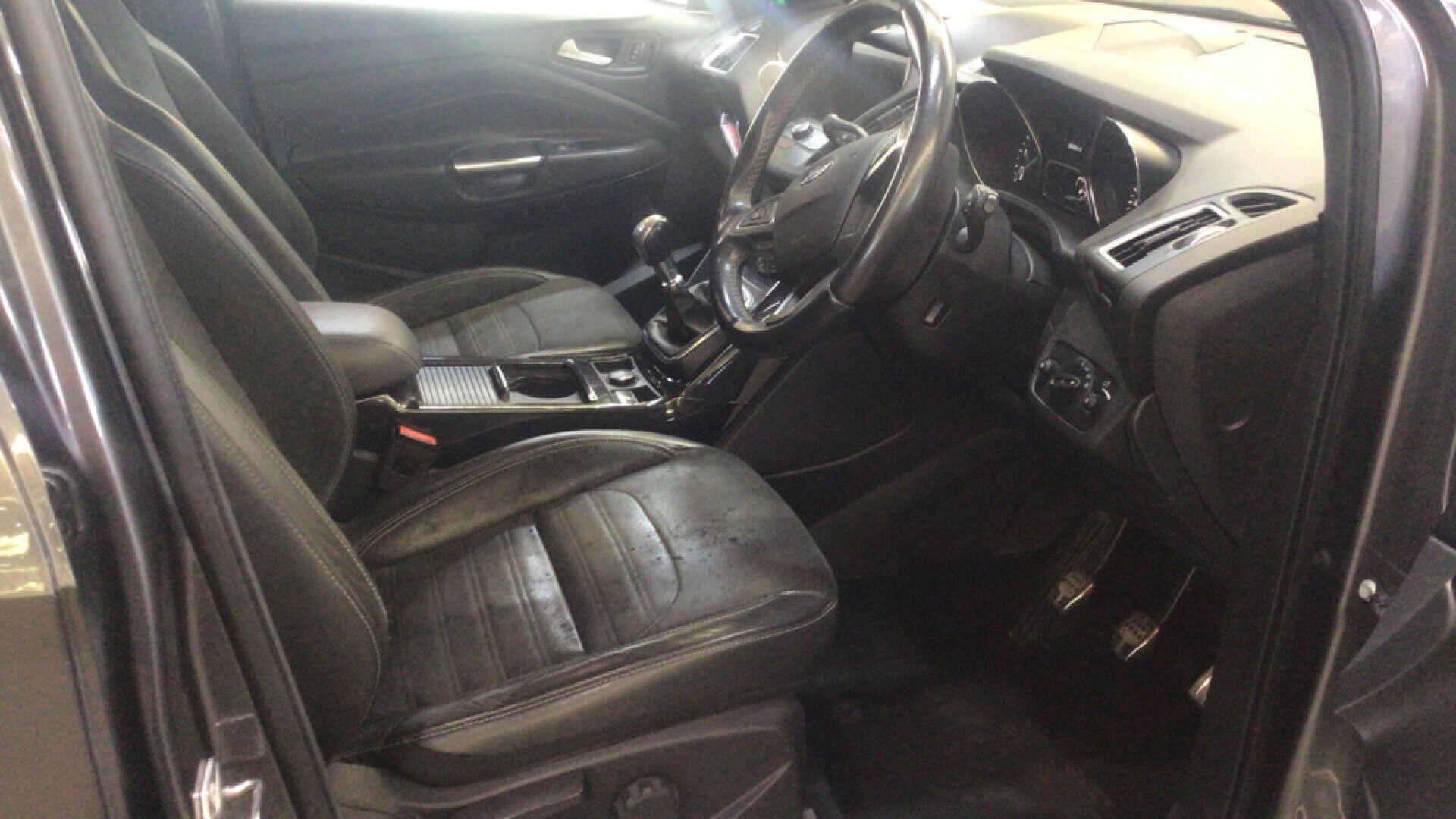 Ford Kuga view 12