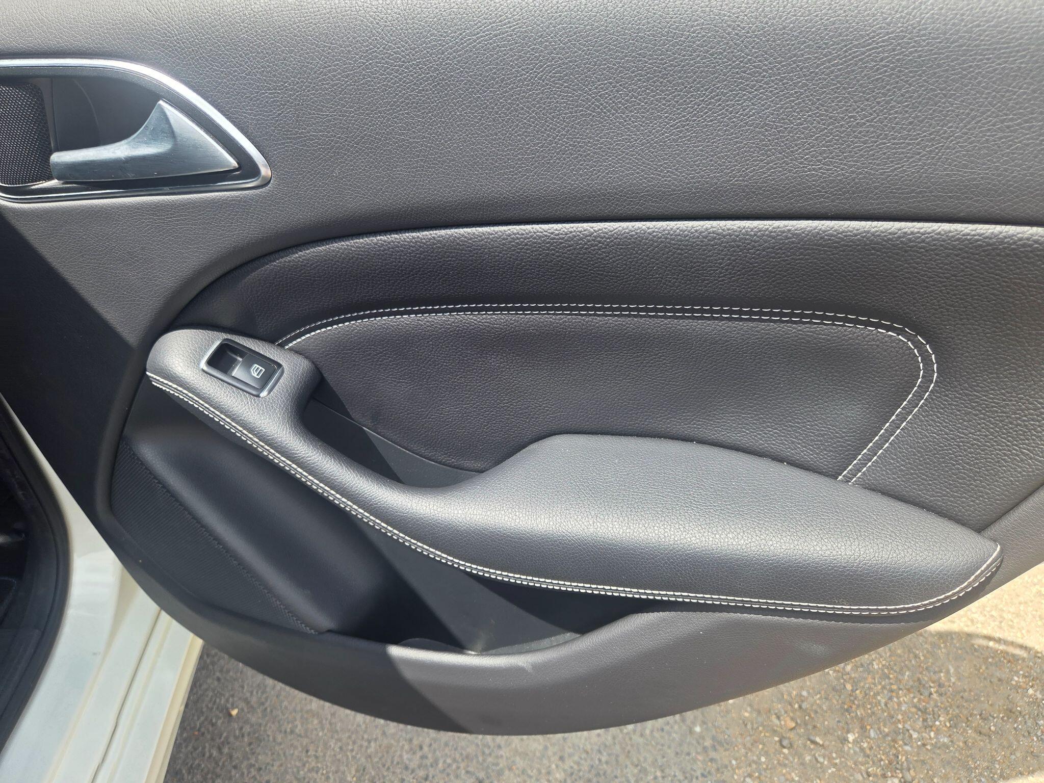 Mercedes-Benz B-Class view 20