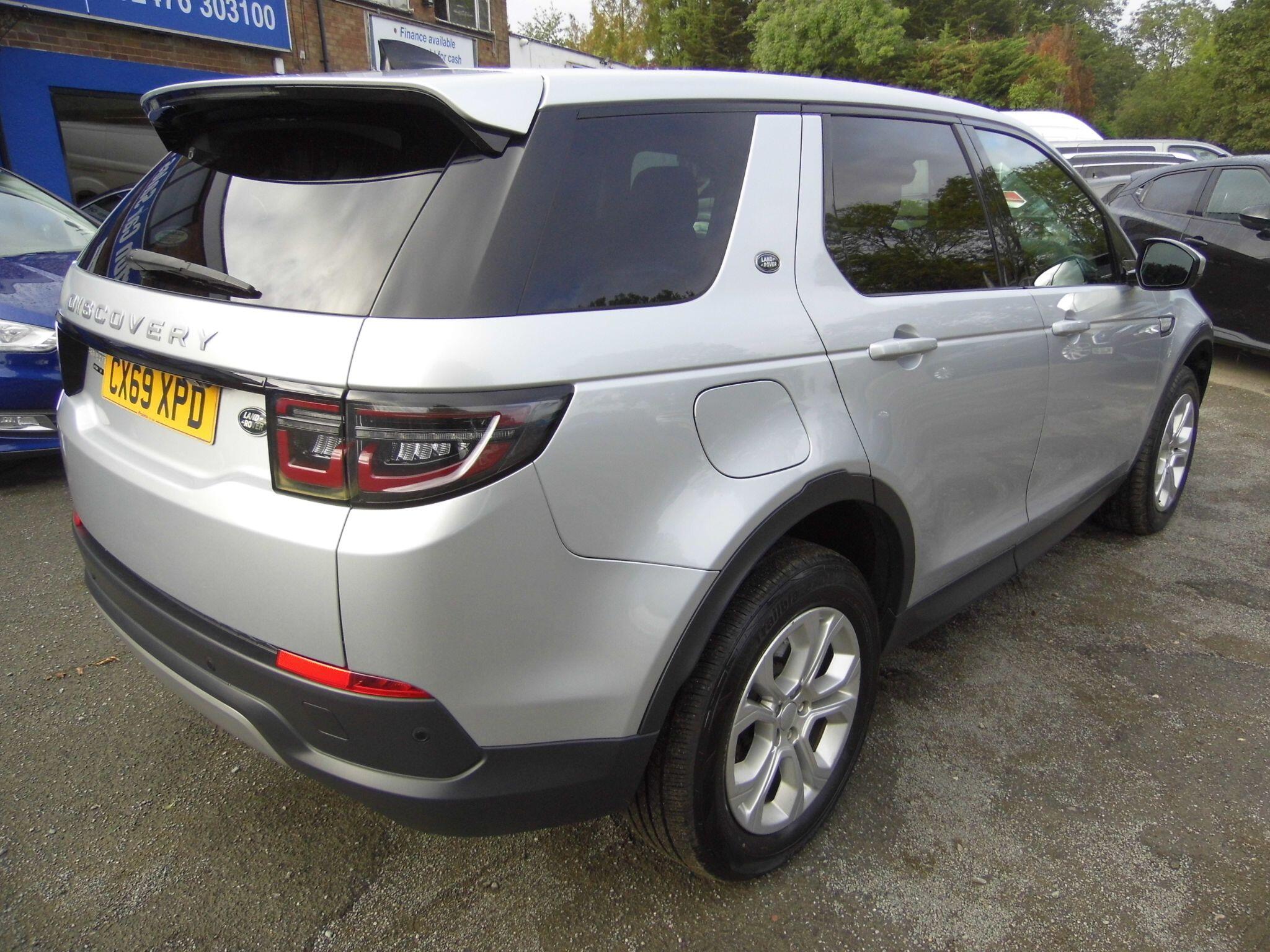 Land Rover Discovery Sport view 8